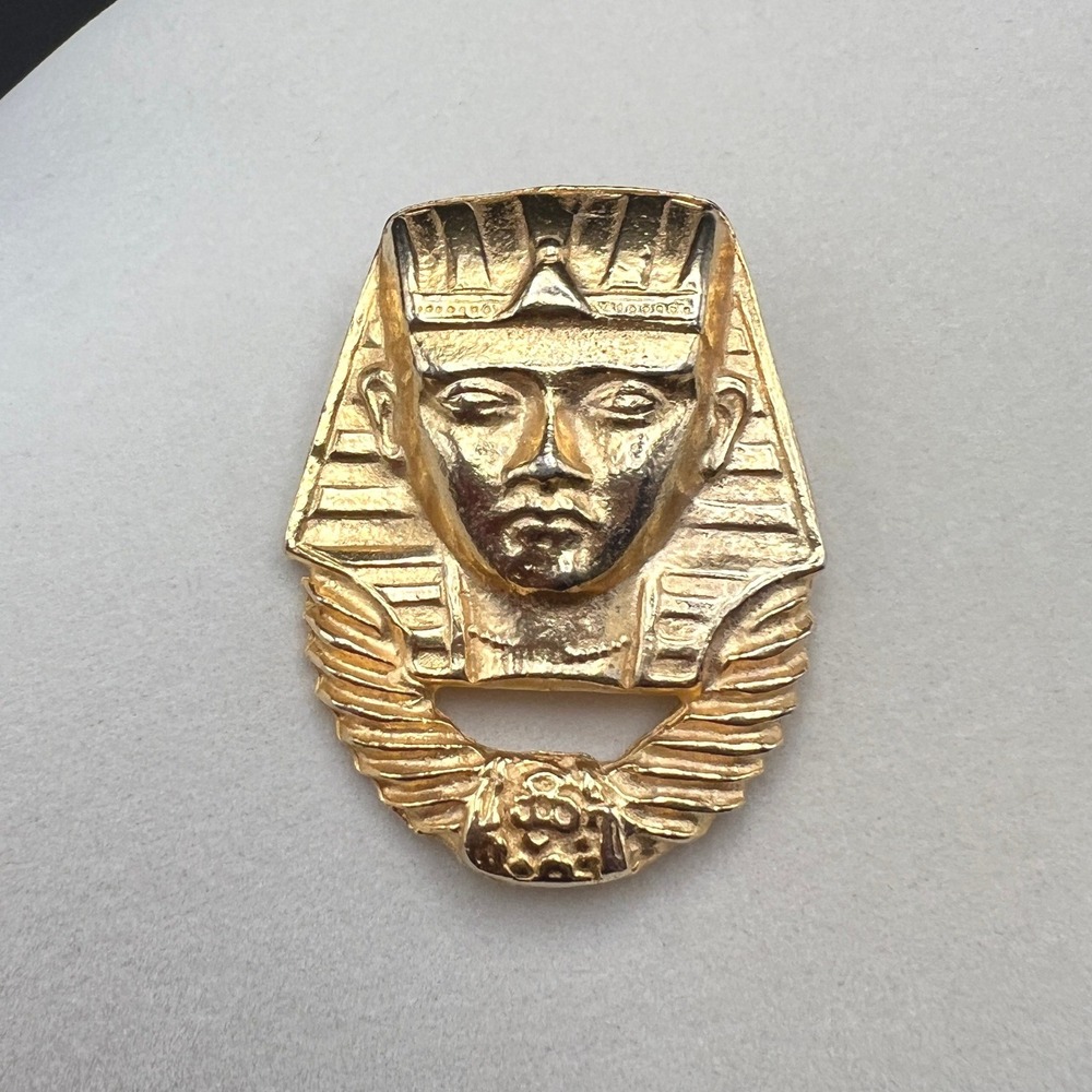 Egyptian Pharaoh King Tut Brooch Pin Gold Tone Mask Bust Revival Lapel Pin